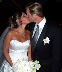 You may now seal your promises with a kiss!