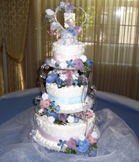 The wedding cake! Yummy, yummy!